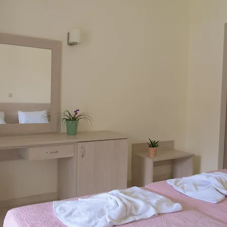 Alkyon Hotell 3*
